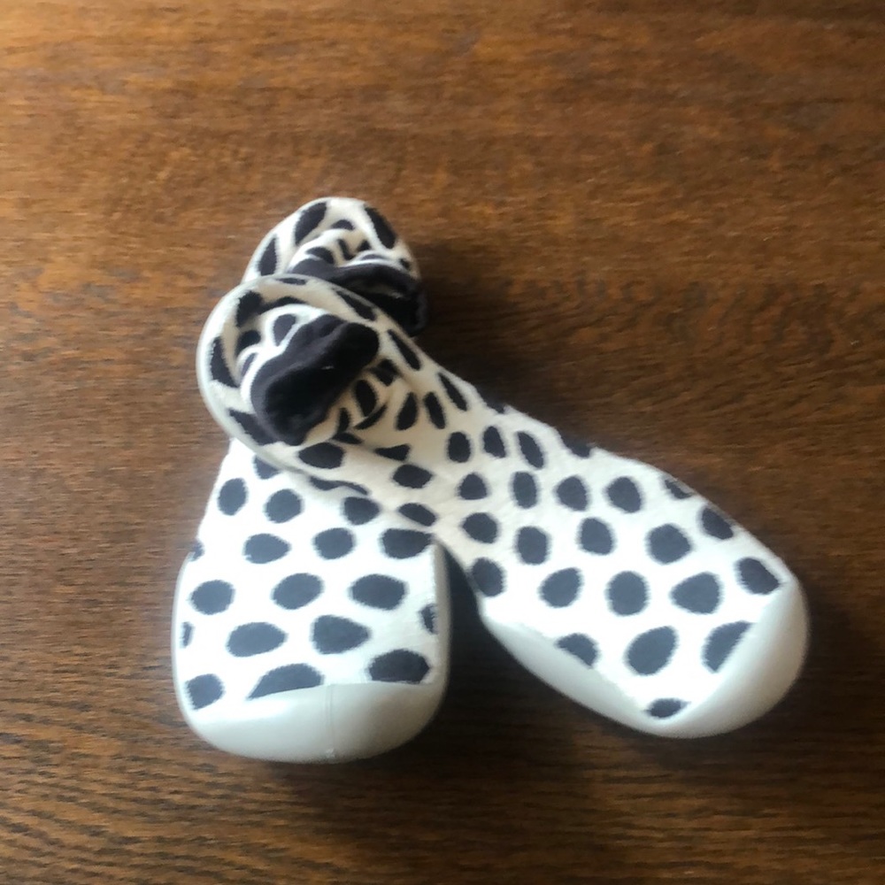 Slippers - Picture 4 of 4